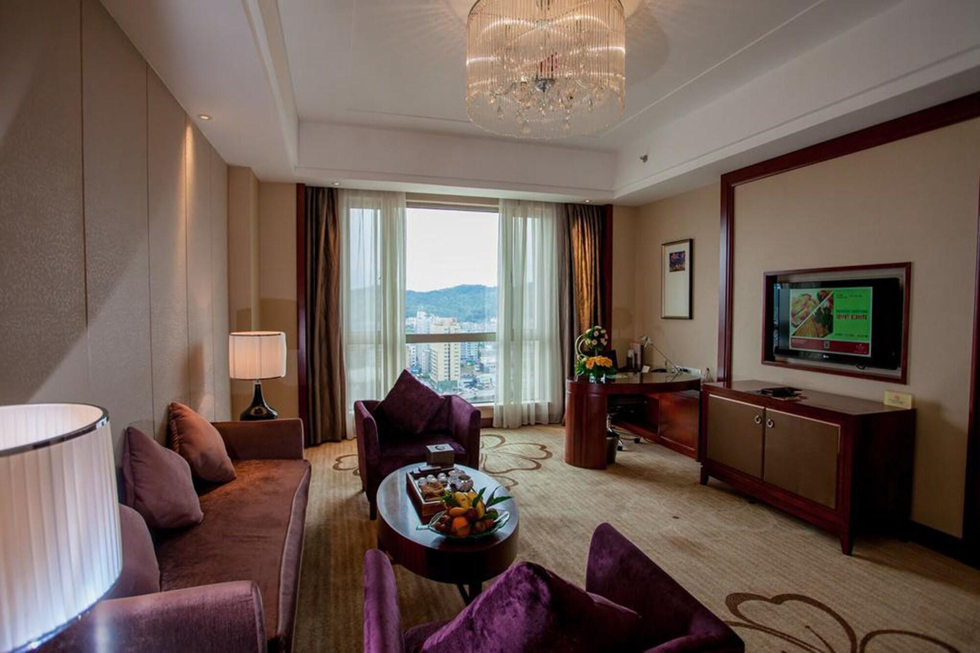 Ramada Plaza Shaoguan City Centre Zewnętrze zdjęcie
