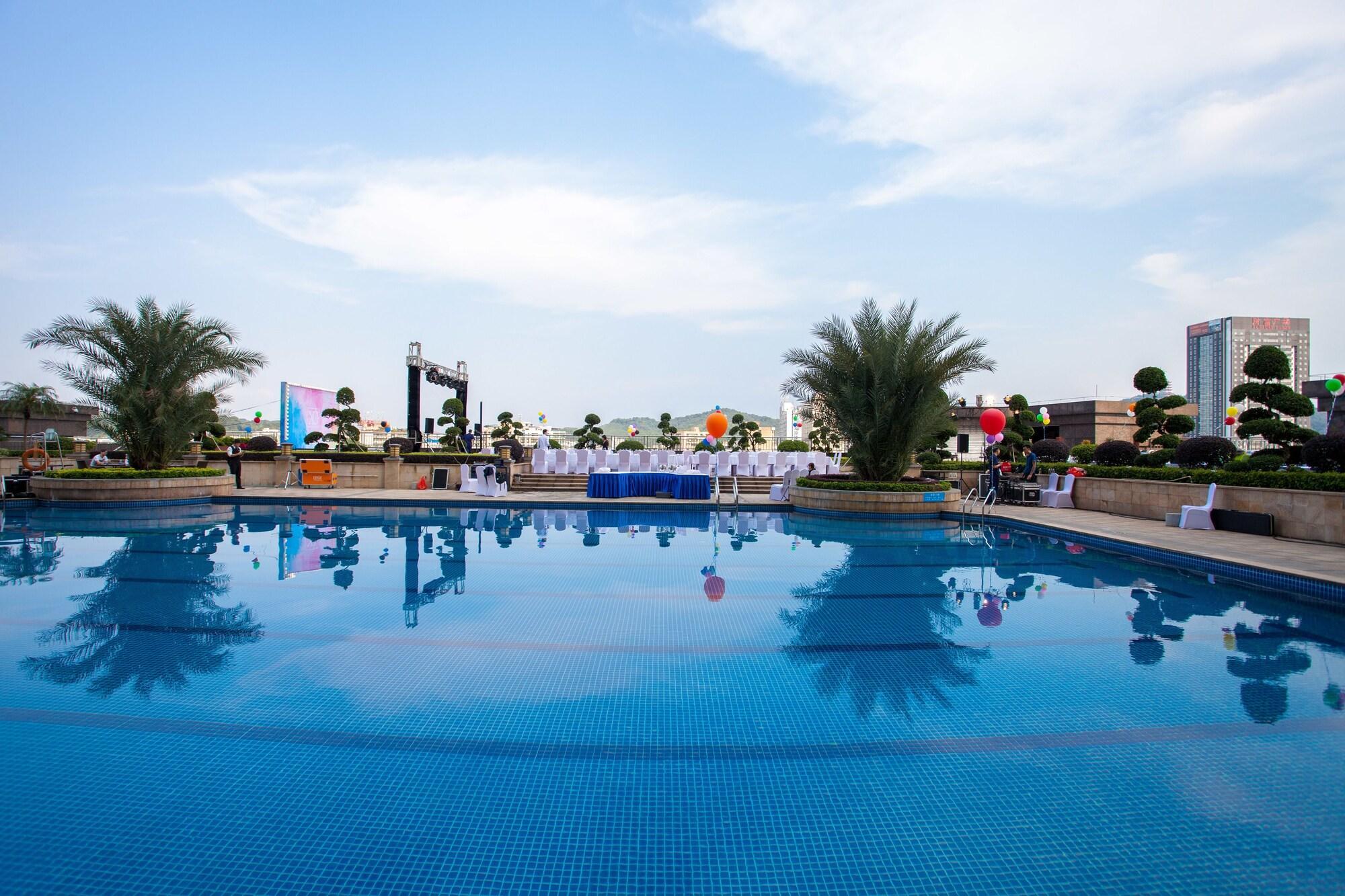 Ramada Plaza Shaoguan City Centre Zewnętrze zdjęcie
